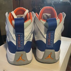 Size 10 men Jordan jump man